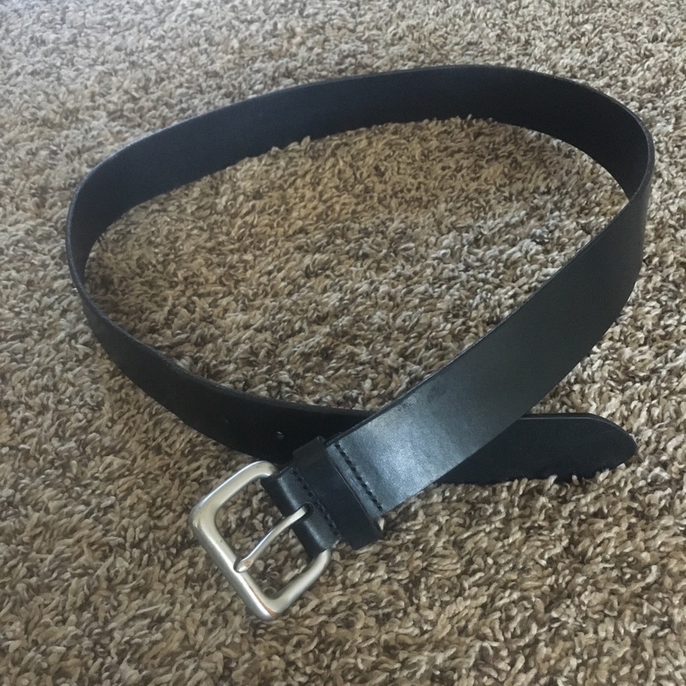 Médium Black Leather Belt